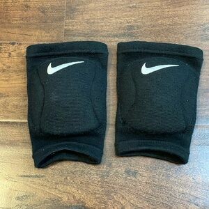 Nike Youth Volleyball Knee Pads